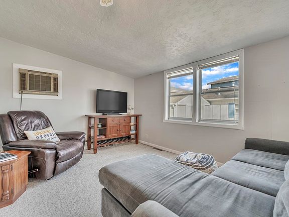 5th image of 92 Rohr St #2