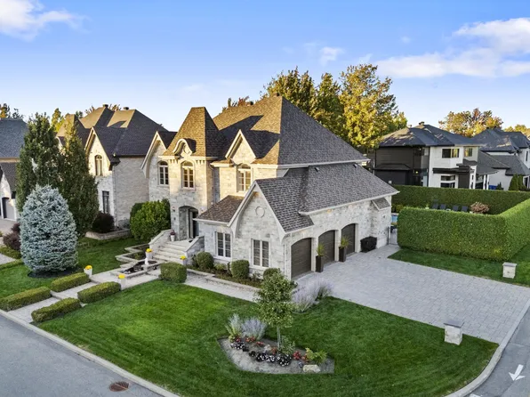 2 Rue De Dampierre, Blainville, QC J7B 0A7