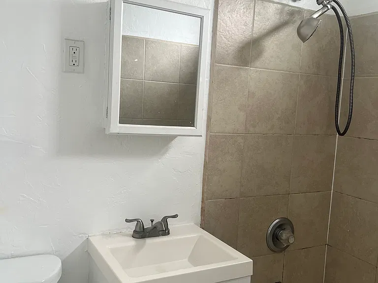 2305-7 Grand Ave #5 — Photo 6