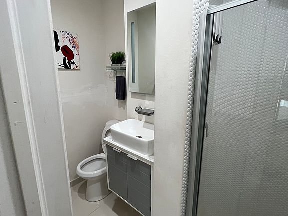5th image of 1829 Fillmore St #25