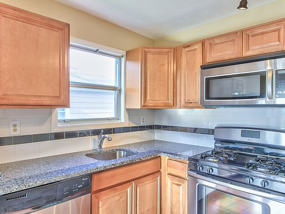 2nd image of 37 Santiago Dr W