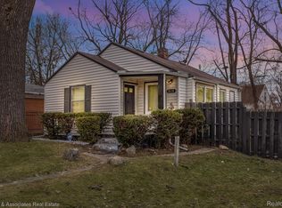7512 Hazelton St, Dearborn Heights, MI 48127