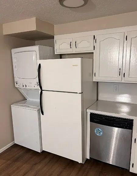 111 Leonard St #4 — Photo 5
