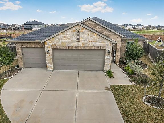 2nd image of 20910 Maudine Dr