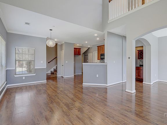 2nd image of 130 Barrington Ln