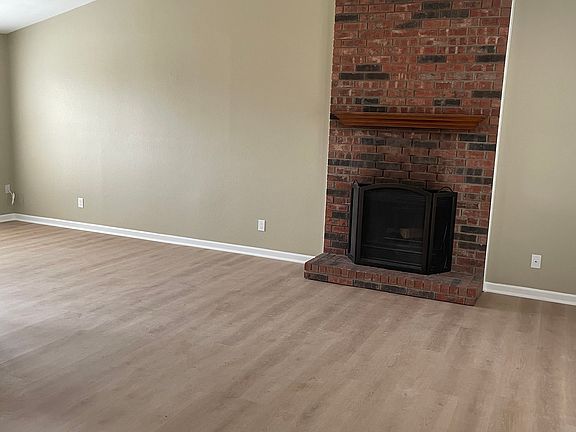 4th image of 236 Aspenway Dr