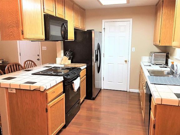 4th image of 3000 Loma Verde Way