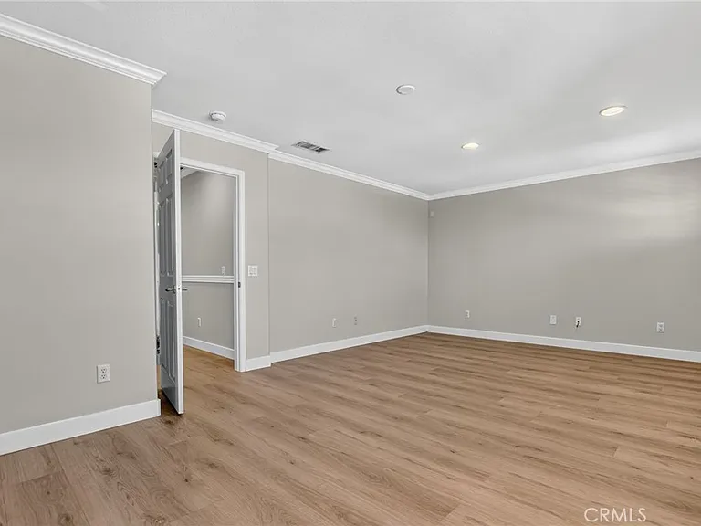 11217 Ravenna Ln — Photo 53