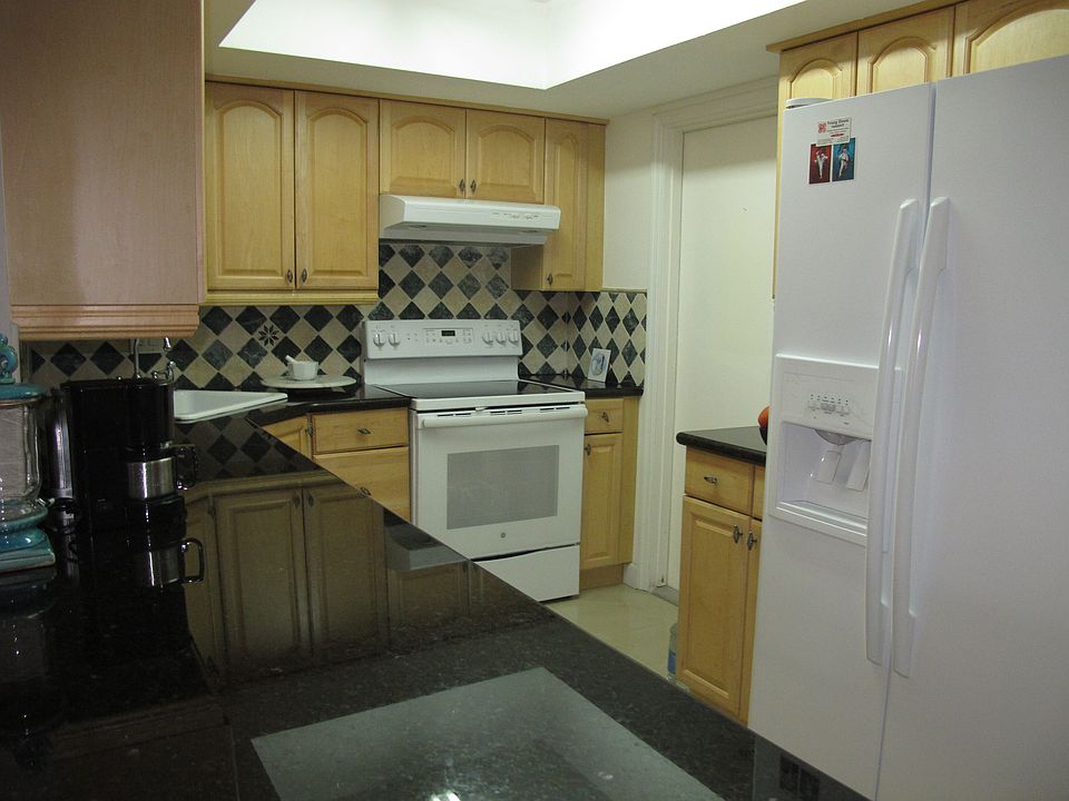 1st image of 2426 NE 32 St #222