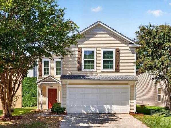 2629 Stream Bank Dr, Charlotte, NC 28269