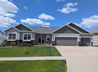 719 Raymond Dr, Solon, IA 52333
