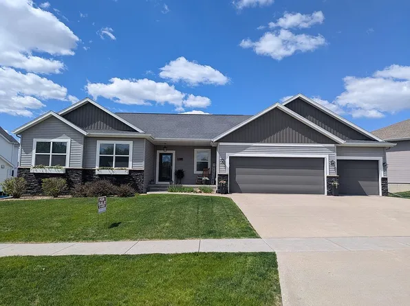 719 Raymond Dr, Solon, IA 52333