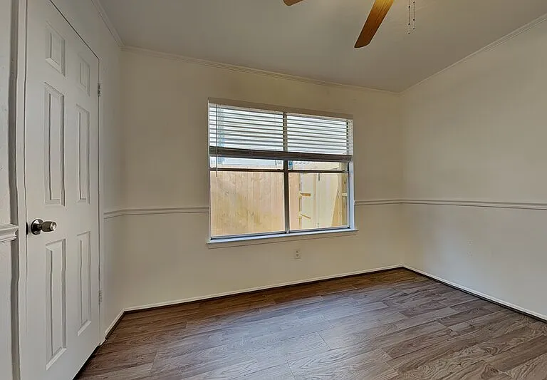8614 Lake Crystal Dr — Photo 10