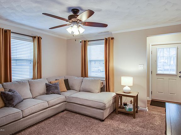 2nd image of 527 Orleans Ave