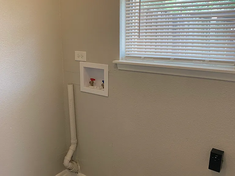 105 Travertine Ln #B — Photo 12