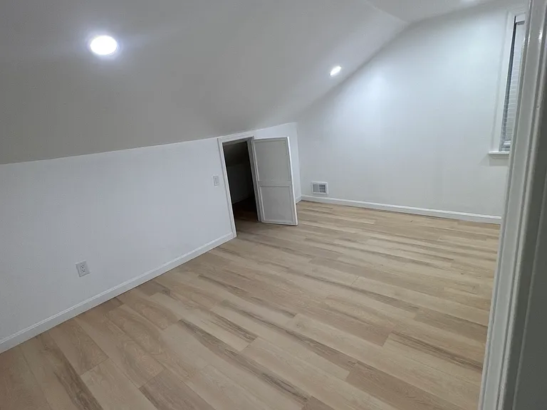220 Mathilda St — Photo 3