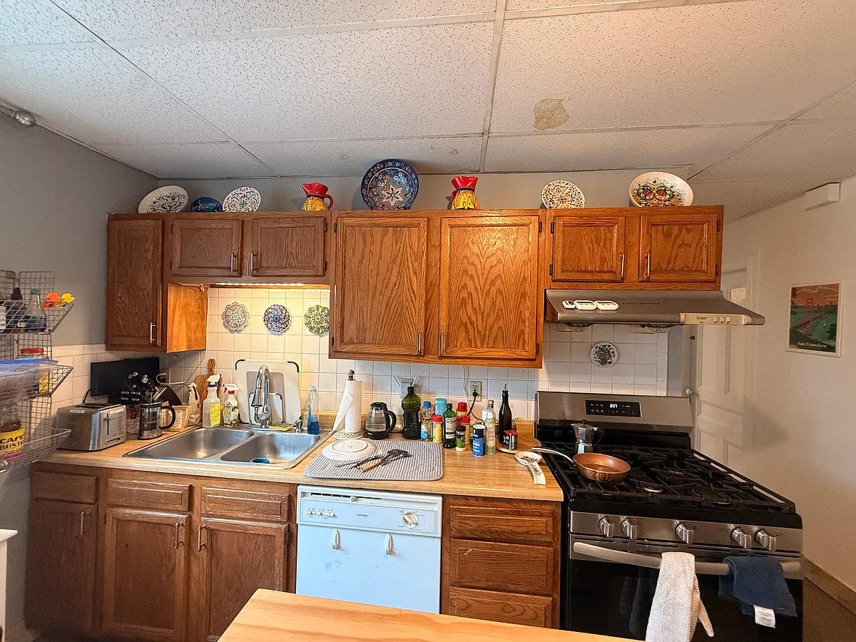 Building Photo - 216 Pleasant St #1R