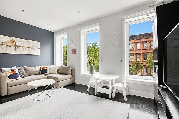 Rented by Compass | media 32