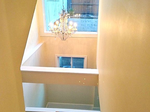 4th image of 1122 Rodman St #1