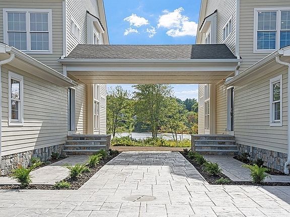 3rd image of 206 W Main #3