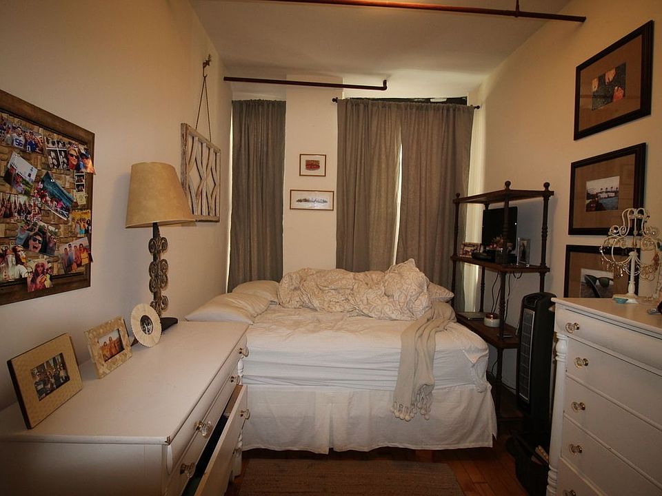 2nd image of 11 W 17th St APT 10r