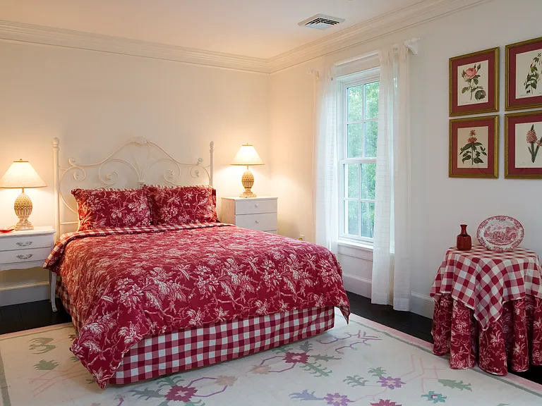 320 Old Sag Harbor Rd — Photo 17