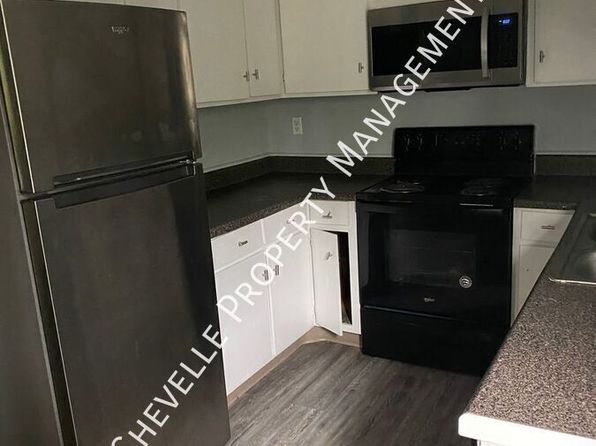 601 Riverhill Cir APT E1