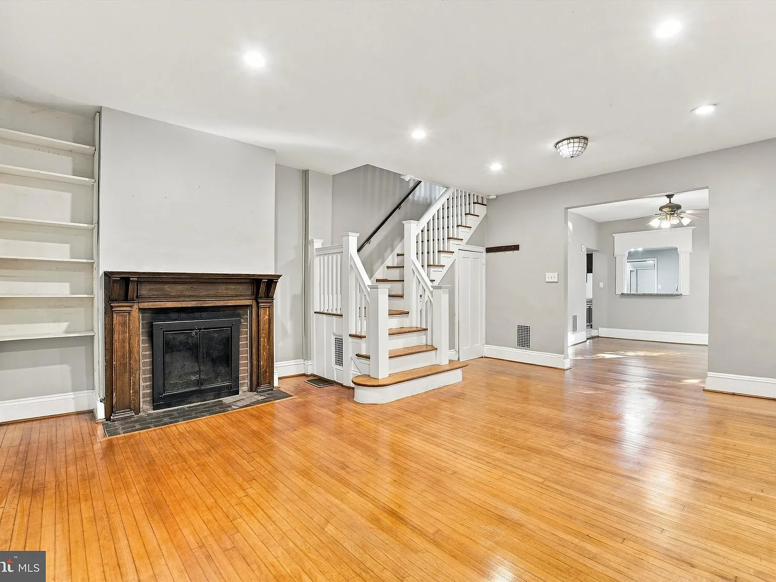 5 bed, 3.5 bath, 1572 sqft, $4,250 — Photo 4