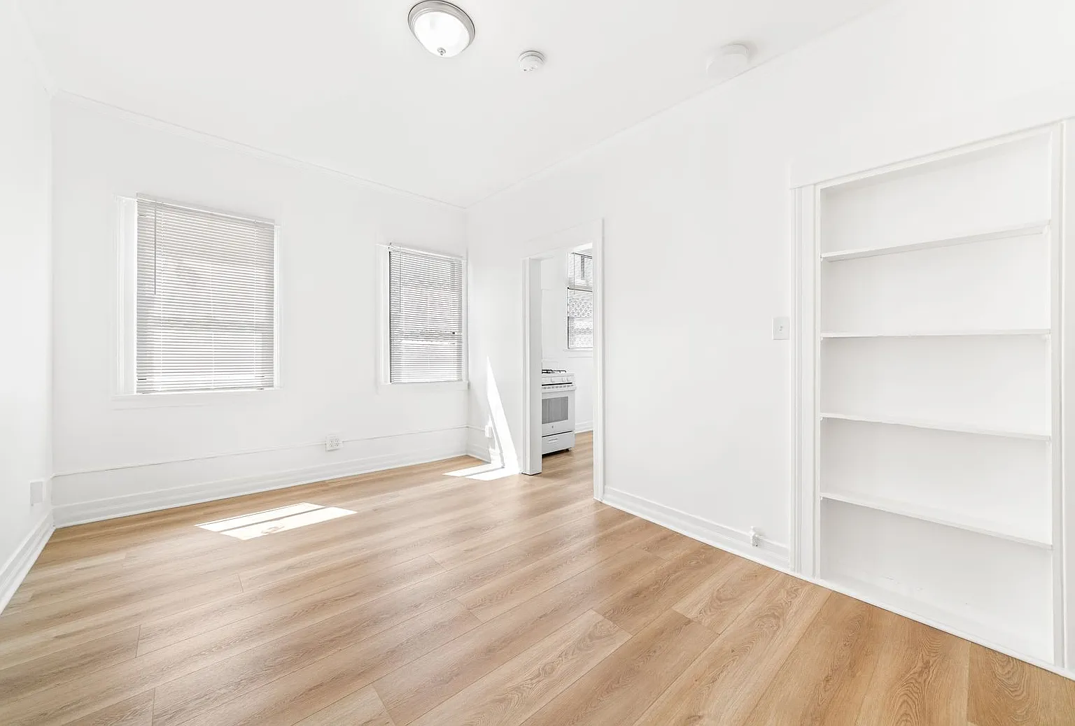 Verwood - 4673 Hollywood Blvd — Photo 1