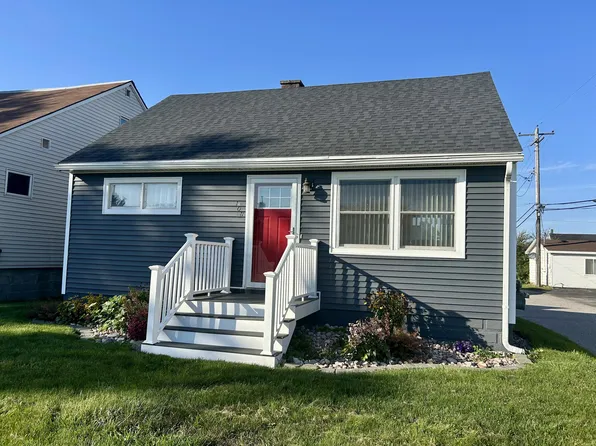108 W 12th Ave, Sault Sainte Marie, MI 49783