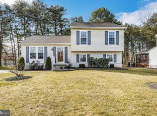 15 Rosalind Cir, Sicklerville, NJ 08081