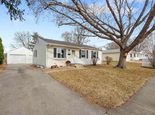 816 E Seerley Blvd, Cedar Falls, IA 50613