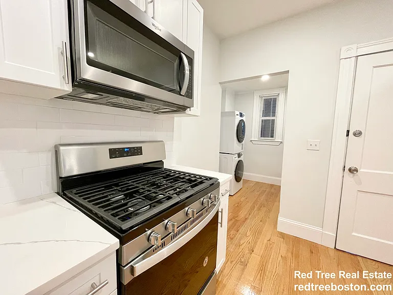 68 Bakersfield St #2 — Photo 4
