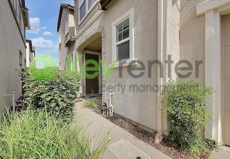 1104 Impressionist Loop — Photo 38