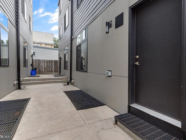360 Monastery Ave #1R — Photo 14