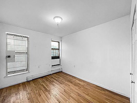 2nd image of 315 W 113th St APT 5c