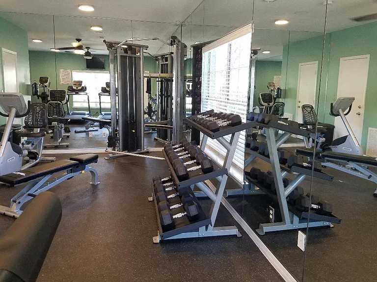 Madison Oaks Apartment Homes — Photo 29