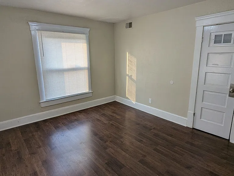 793 Boulevard St — Photo 19