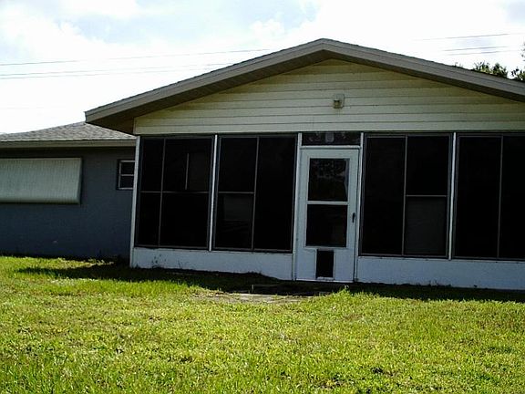 2nd image of 3493 Beacon Dr
