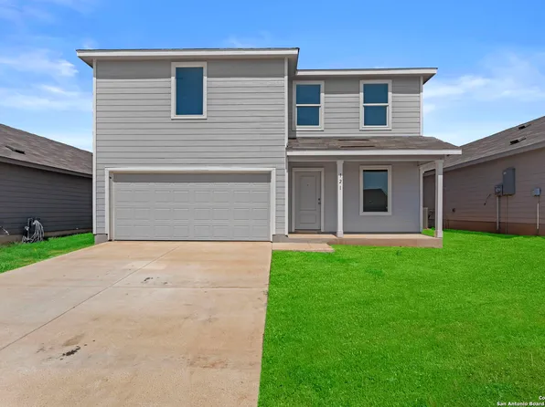 121 Oak Hurst Dr, Floresville, TX 78114
