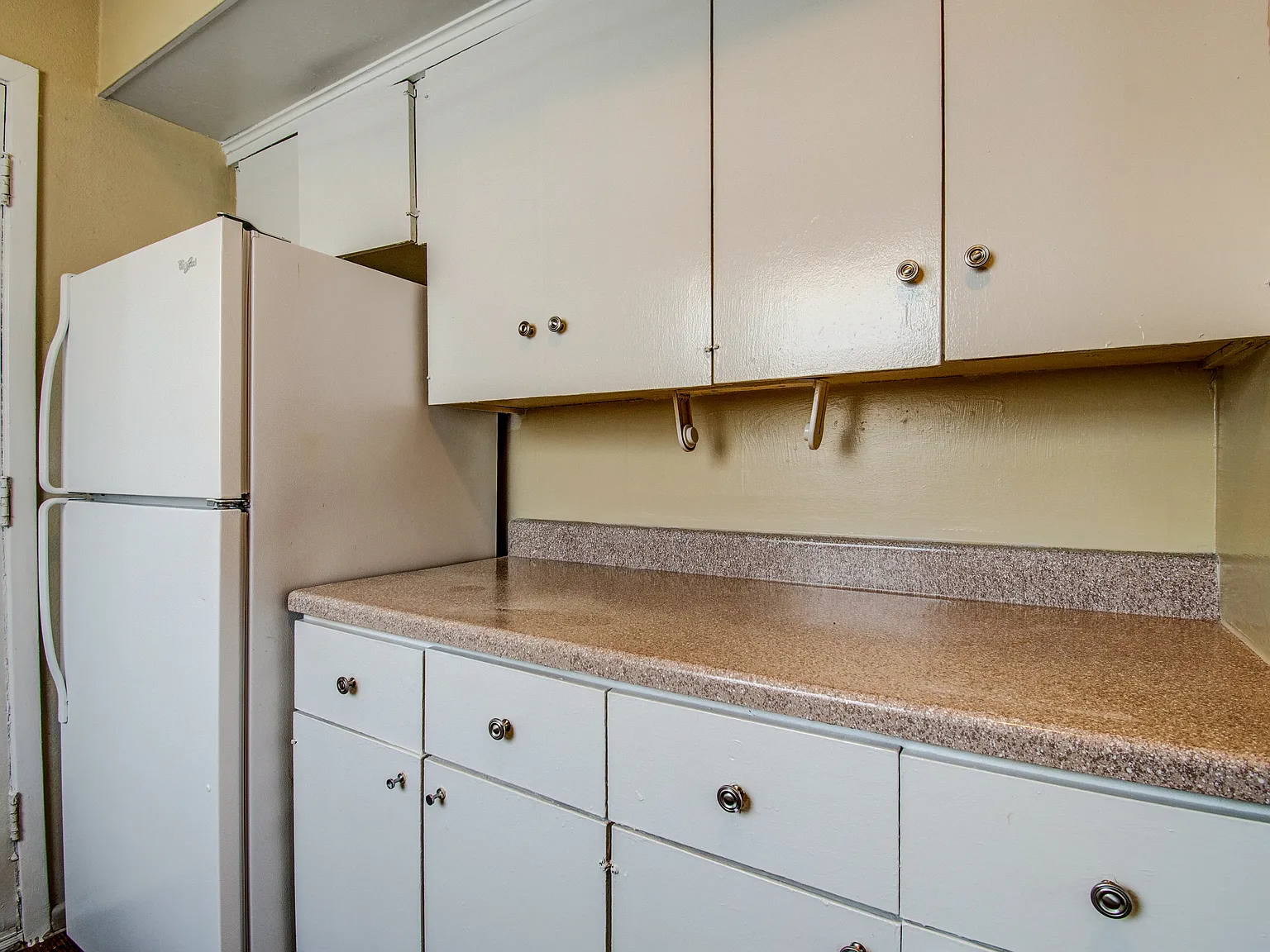 Bay Bluff Apartments — Photo 3