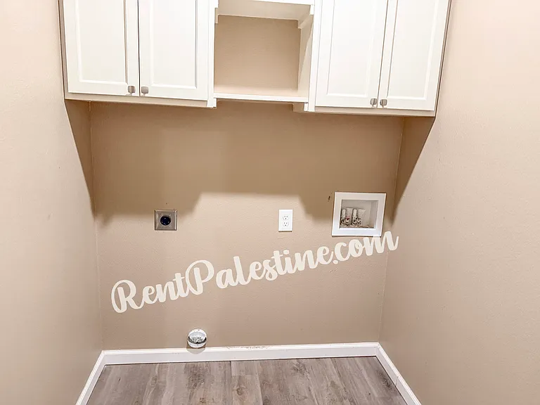 1305 Cummins St #1321 — Photo 14