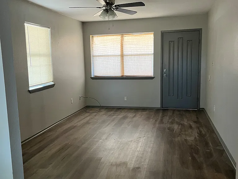 705 Guadalimar St — Photo 7