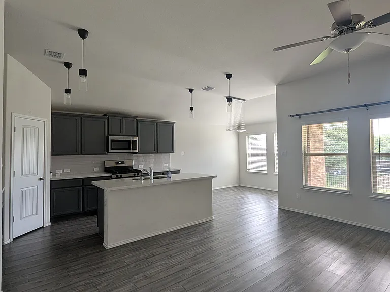 1740 Alamandine Ave — Photo 4