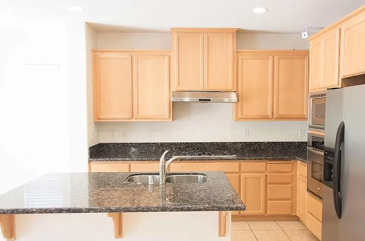 580 W Campania Way — Photo 6
