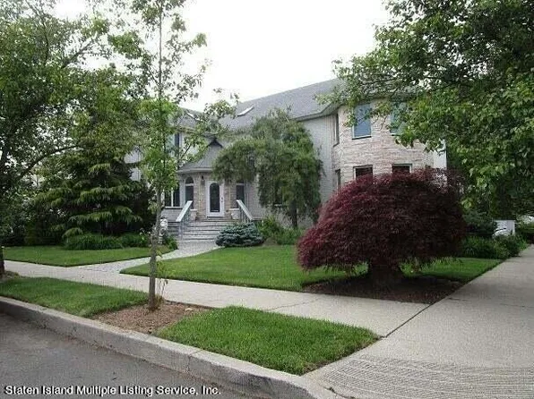 21 Alverson Loop, Staten Island, NY 10309