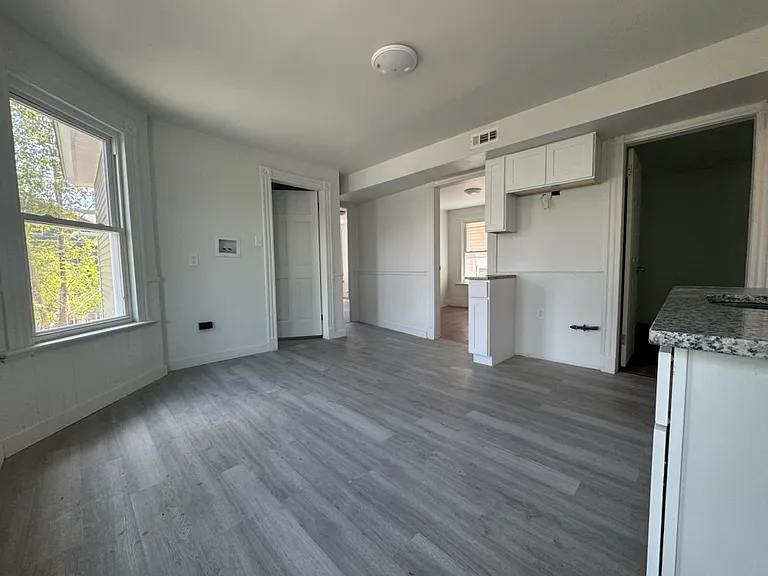 69 Frank St #A1 — Photo 6