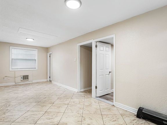 3rd image of 8414 Huntley Ave
