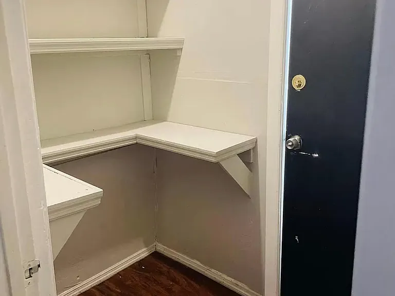 178 N Lake Ave #2 — Photo 5