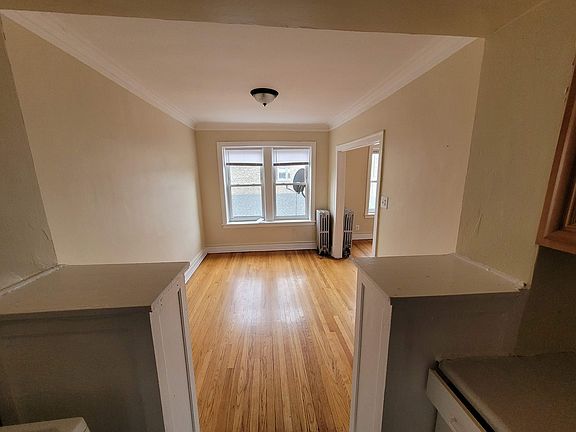 5th image of 6334-38 N Artesian Ave #Z6336-3a